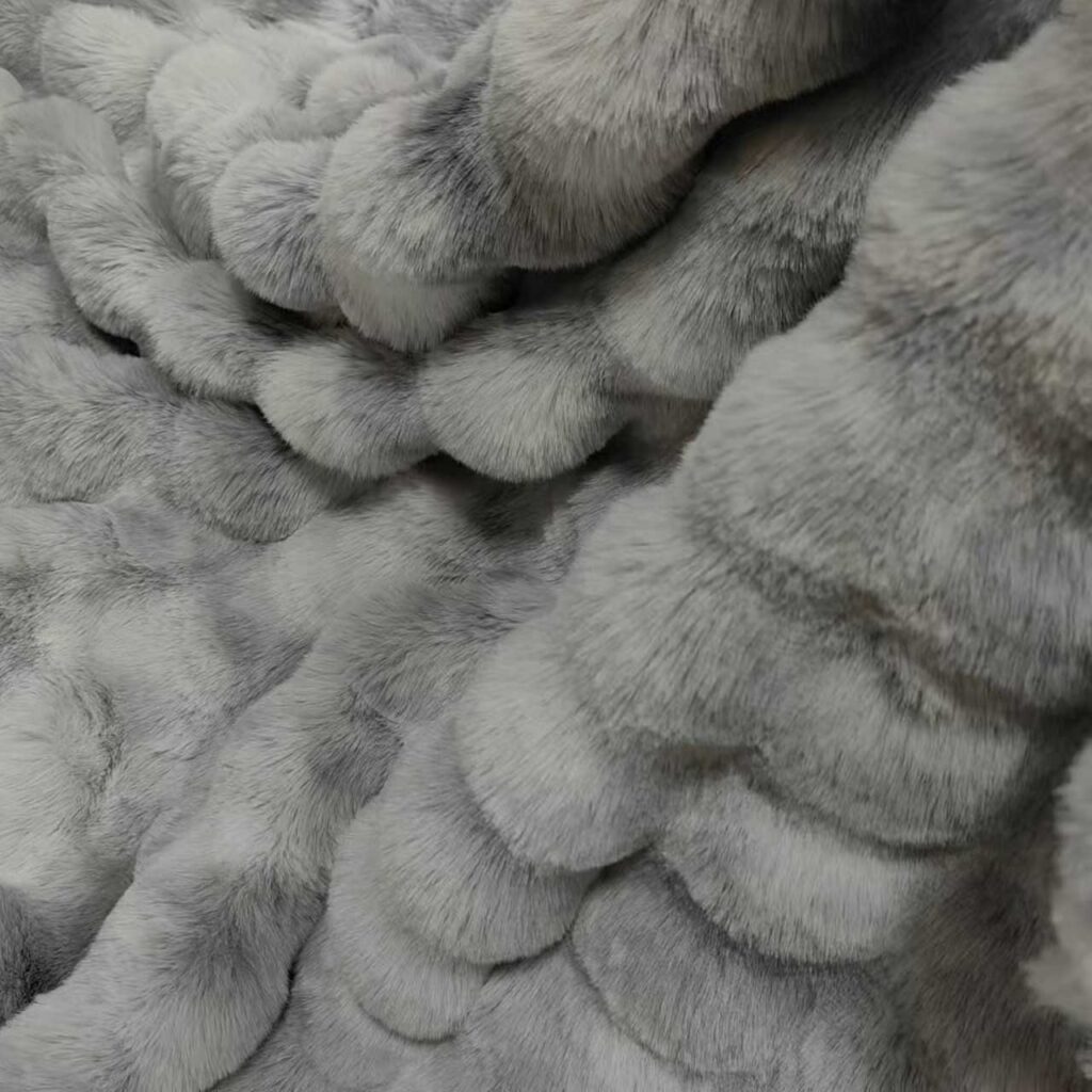 241111#7 Tie dye faux fur bubble design